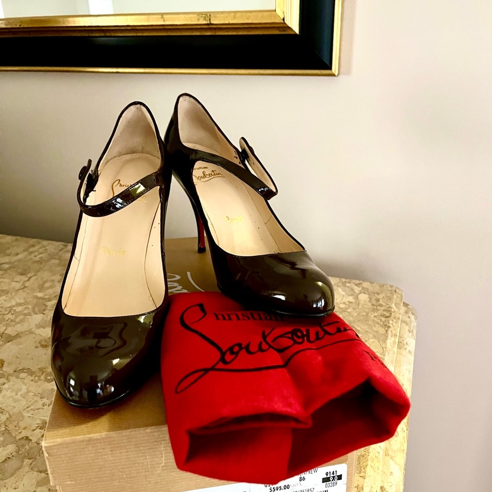 Authentic Patent leather brown Mary Jane Christian Louboutin heels